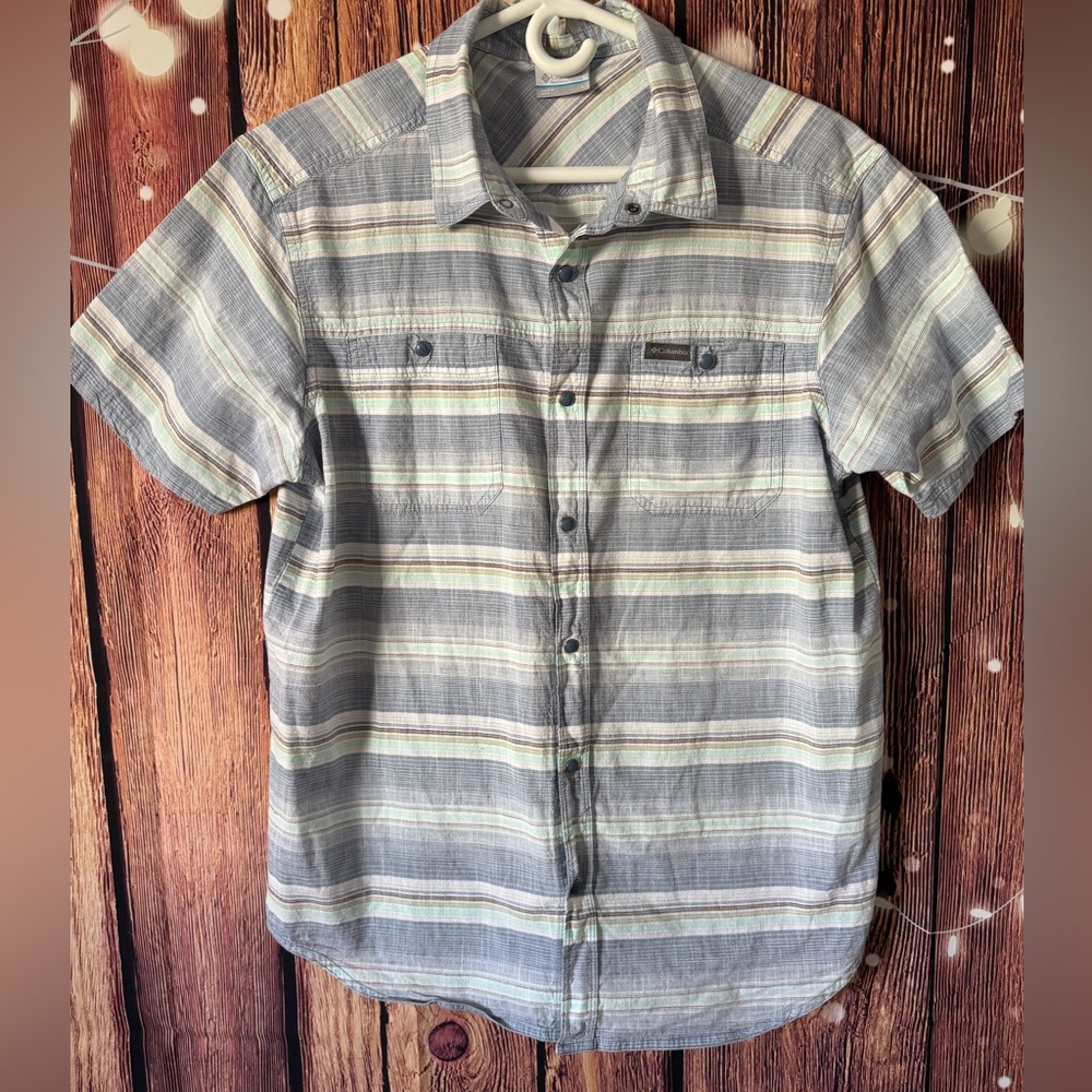 Columbia Men's Gray Striped Button Down Shirt with Pearl Snap Buttons